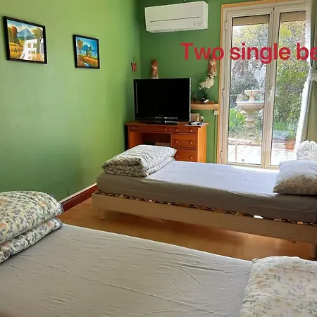 La Vie Est Belle, Chambre Privee Dans Une Villa Trets Exterior photo